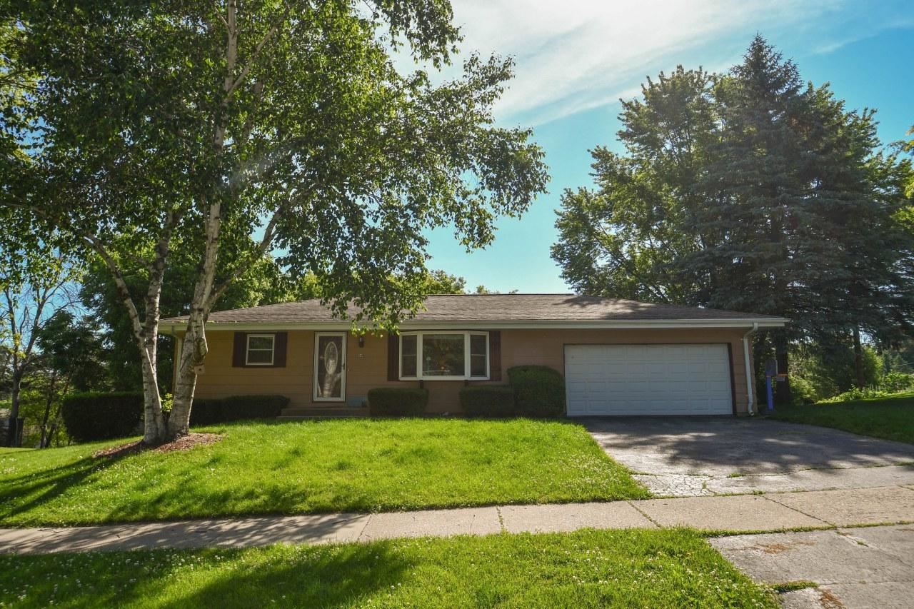 146 Summit St - Photo 1