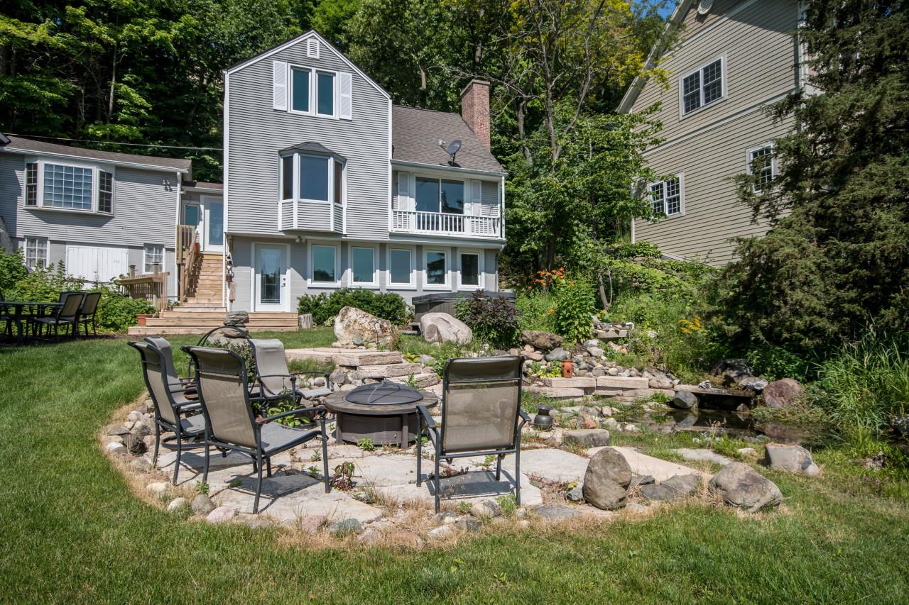 5538 Point Dr - Photo 1
