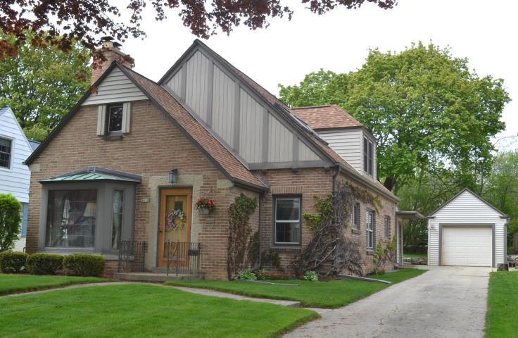 8610 Jackson Park Blvd - Photo 1