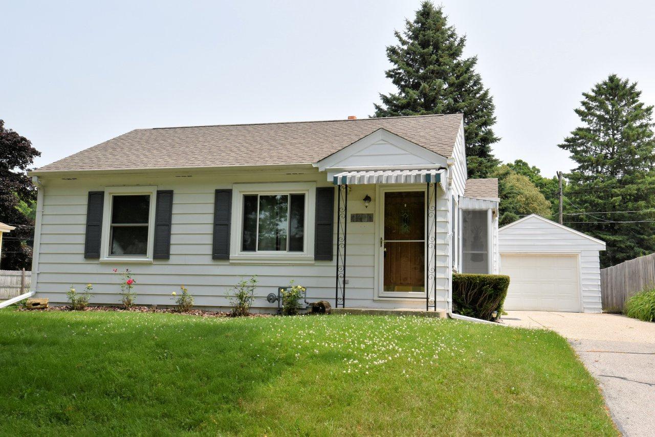 2016 105th St - Photo 1