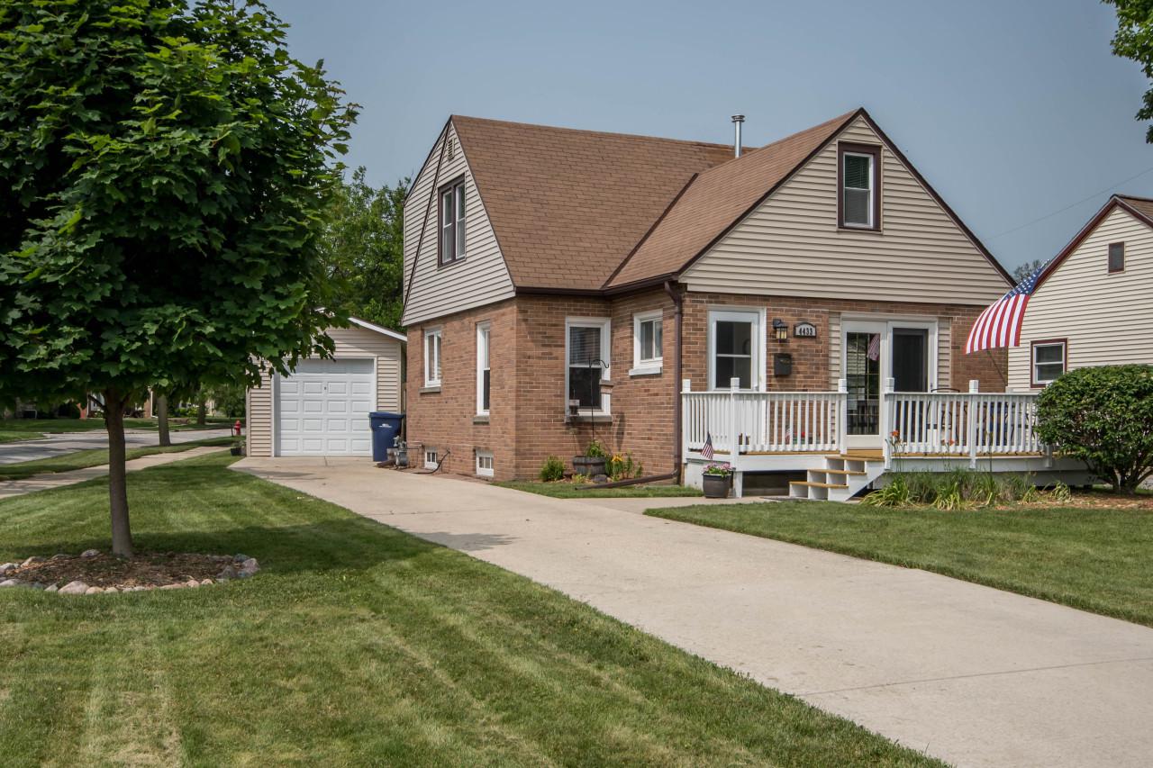 4433 Nicholson Ave - Photo 1