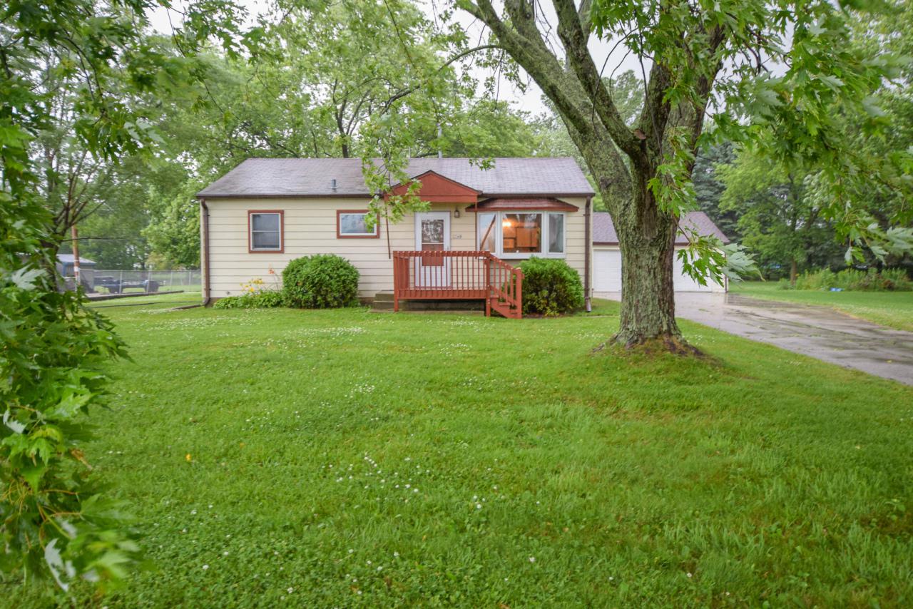 3748 Schmitz Dr - Photo 1