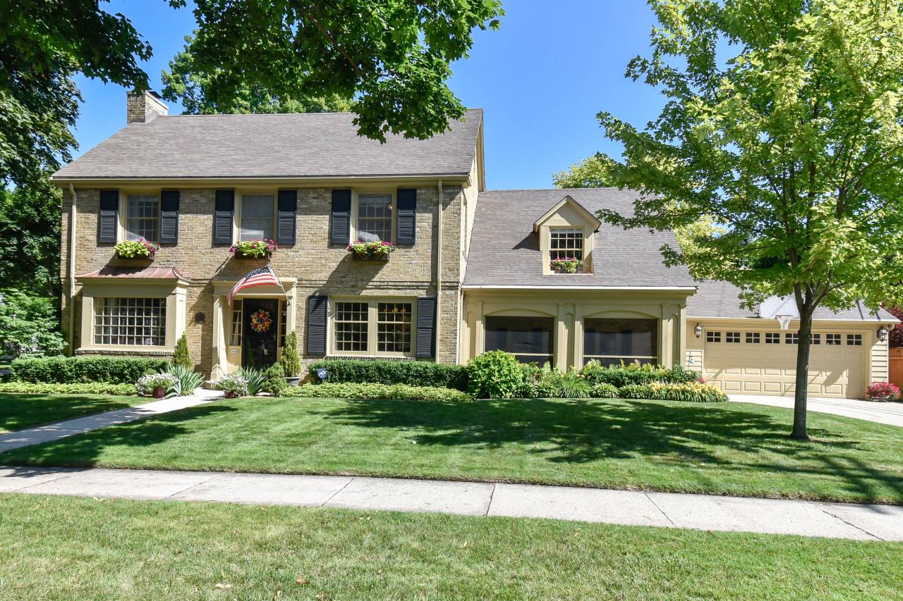406 Montclaire Ave - Photo 1