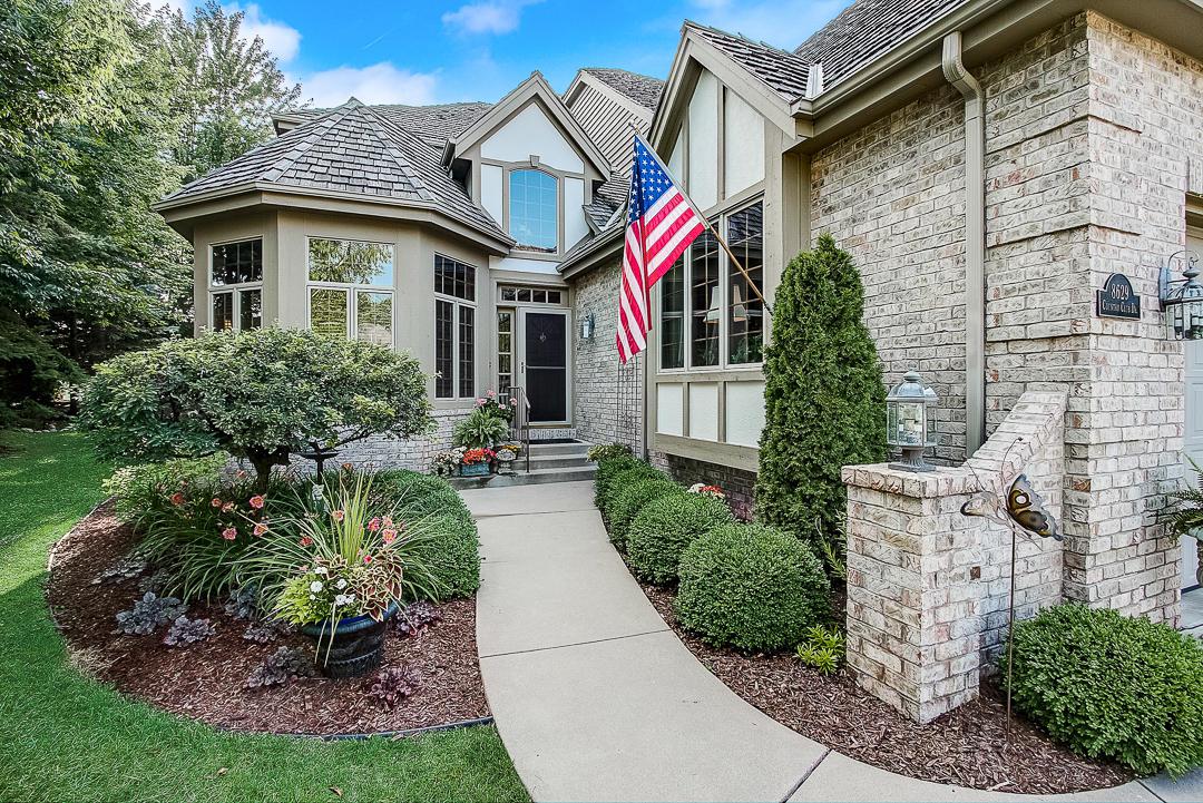 8629 Country Club Dr - Photo 1