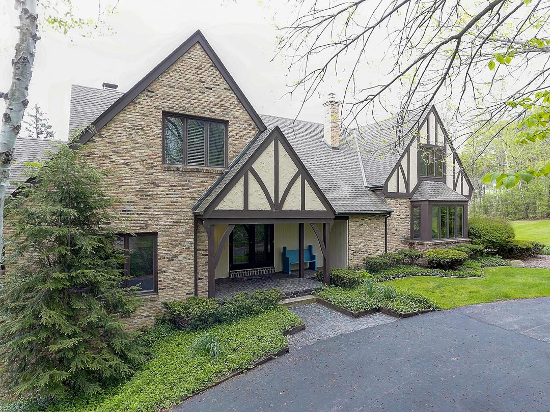 1200 Woodlawn Cir - Photo 1