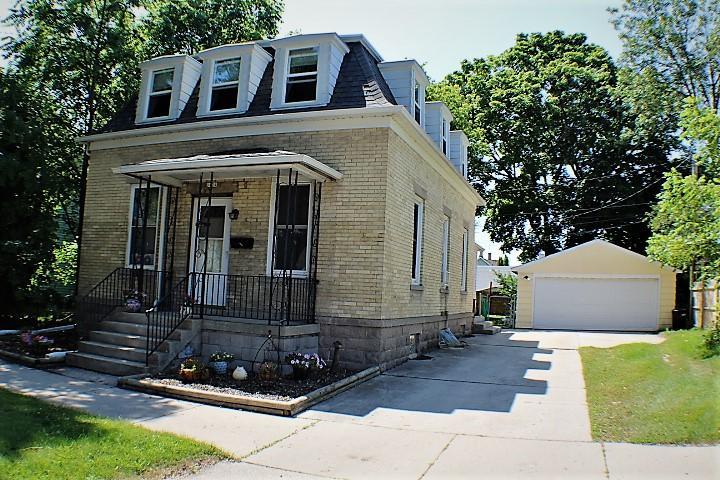1424 11th St - Photo 1