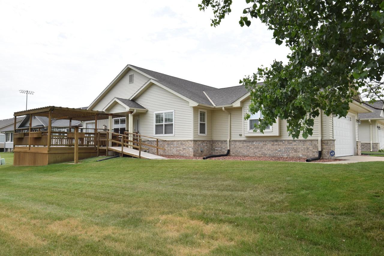 1605 Redwood St - Photo 1
