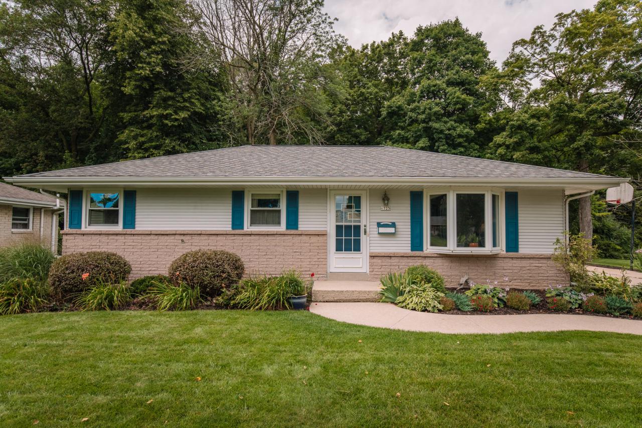 6725 Daffodil Ln - Photo 1