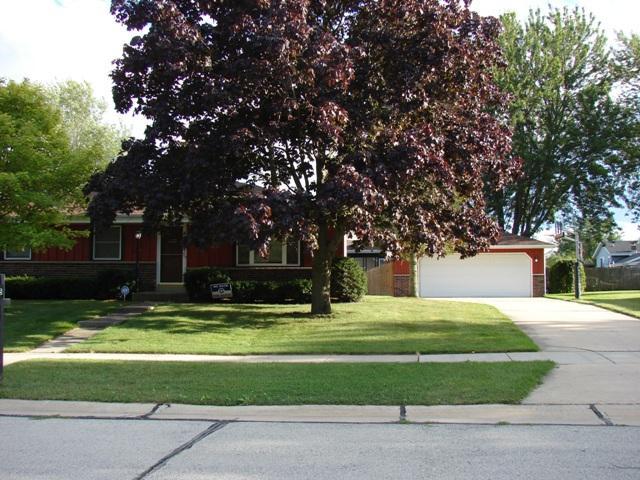 565 Estates Pl - Photo 1