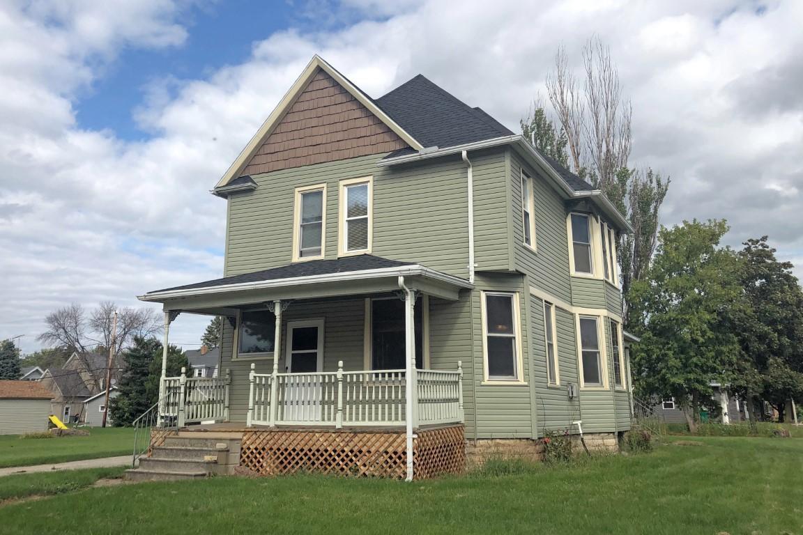 1002 Minnesota Ave - Photo 1