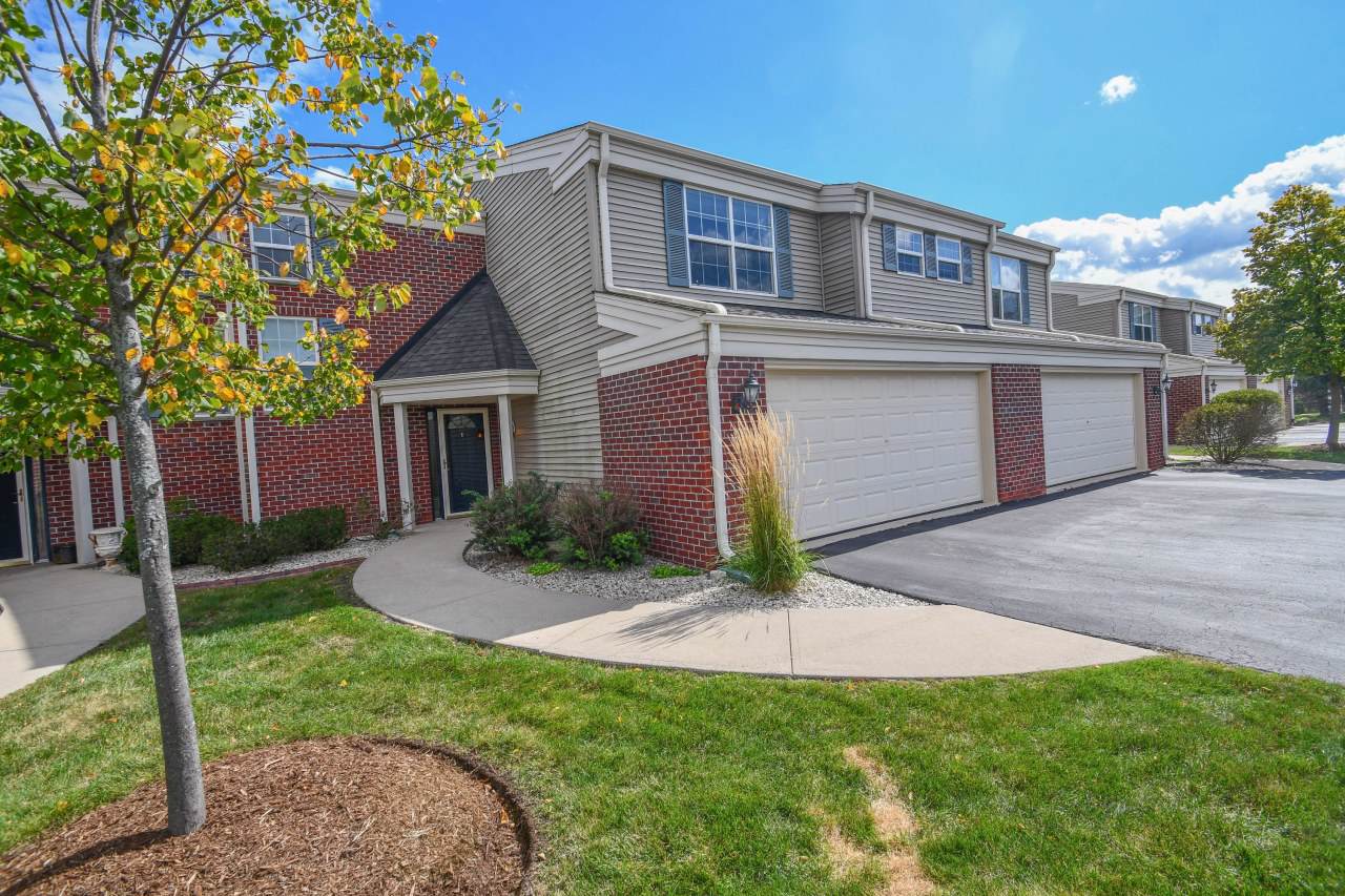 N16W26512 Golf View Ln - Photo 1