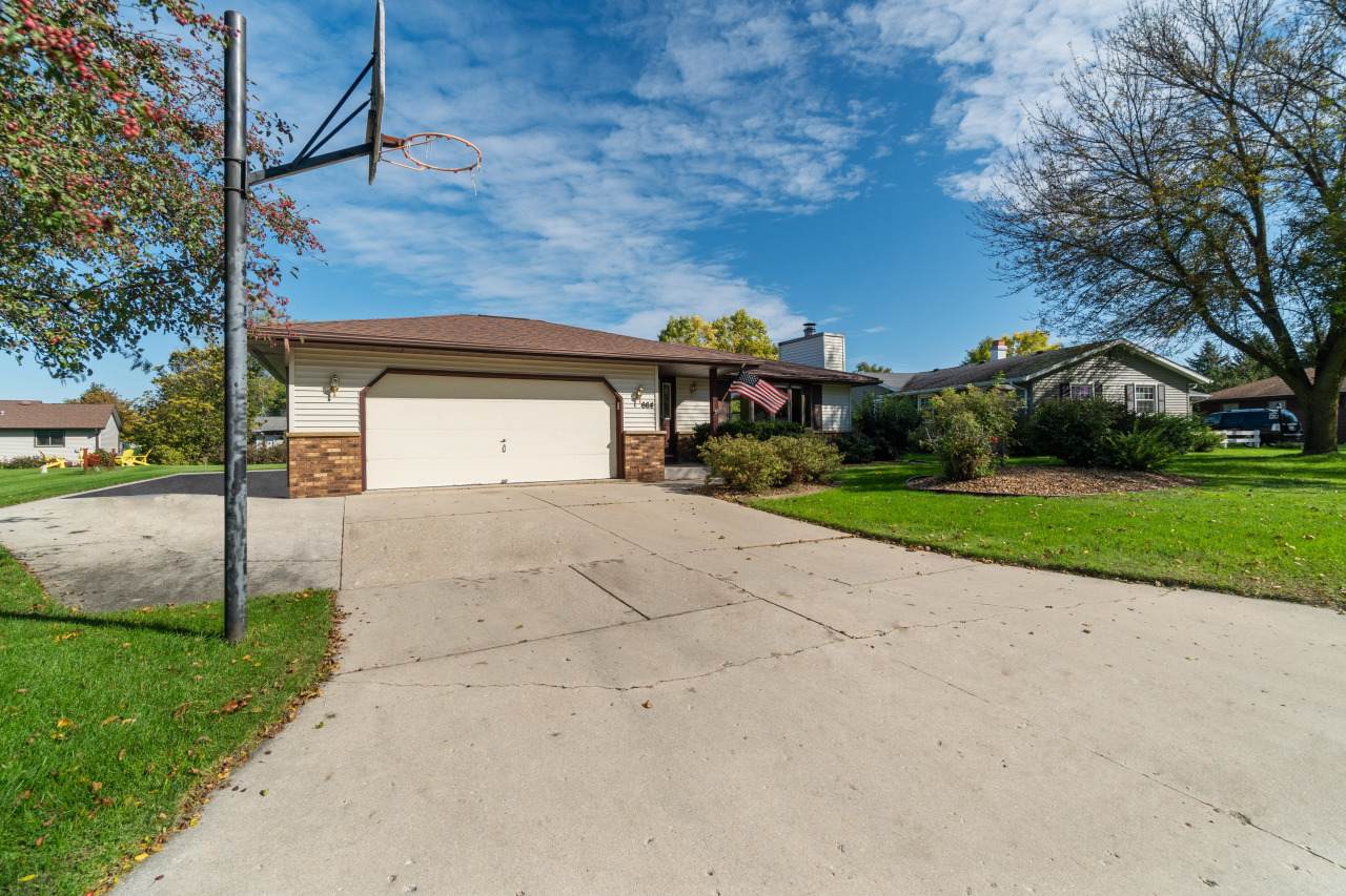 664 Wilson Ave - Photo 1