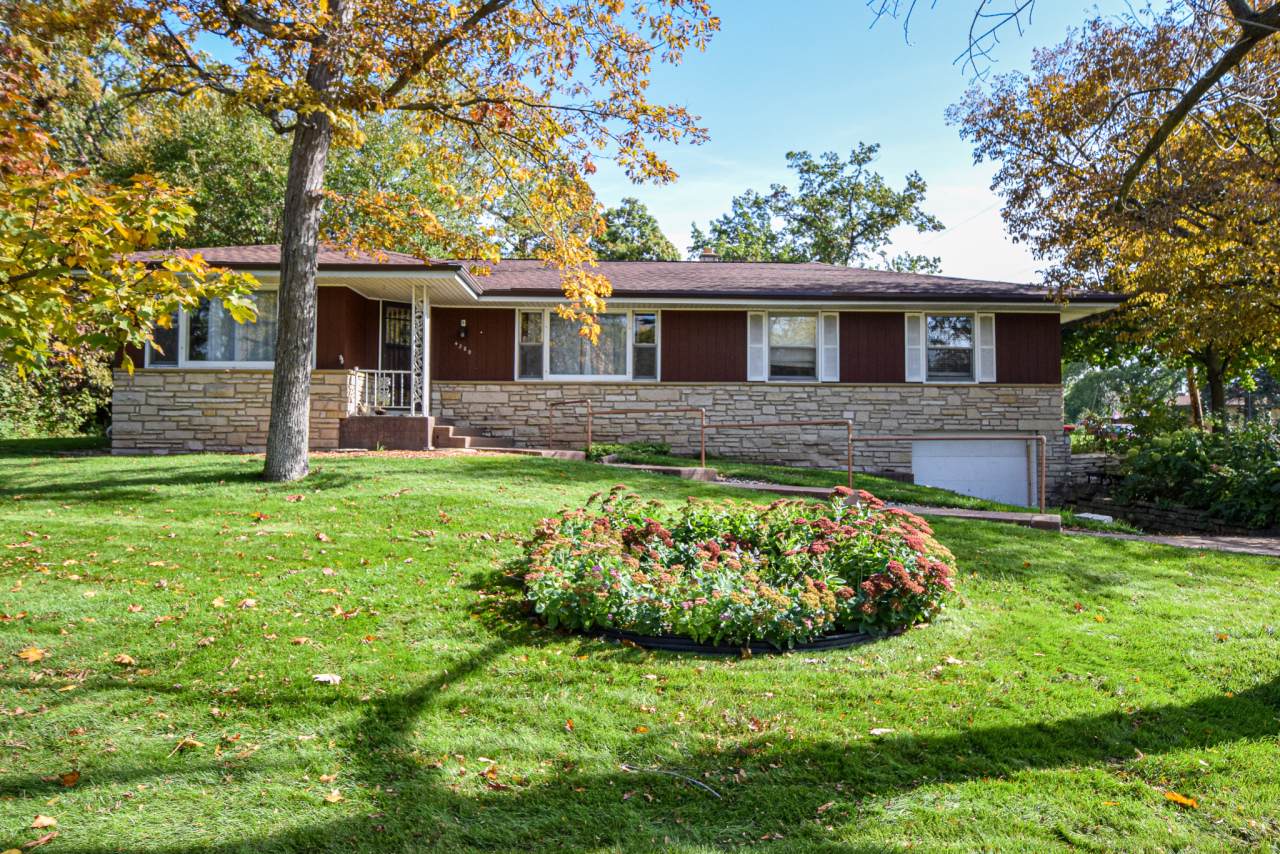 4280 43rd St - Photo 1