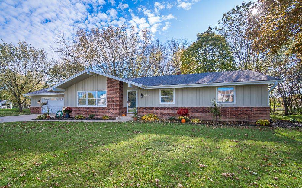 S70W13595 Tess Corners Dr - Photo 1