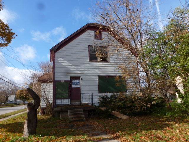 4401 61st St - Photo 1