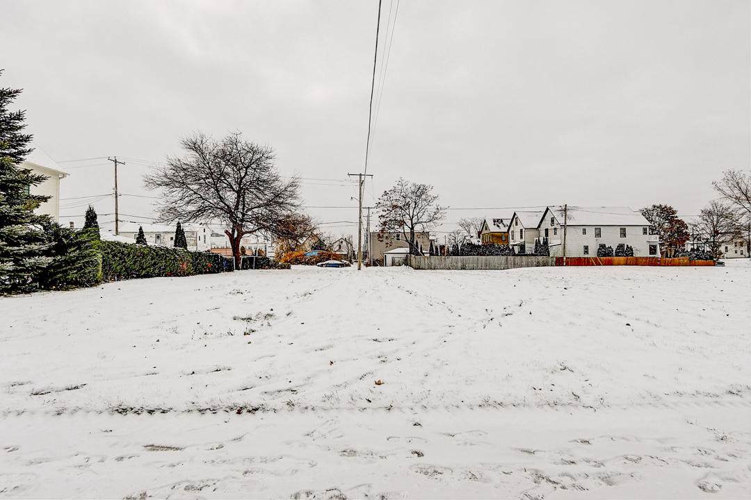 1317 Juneau Ave - Photo 1