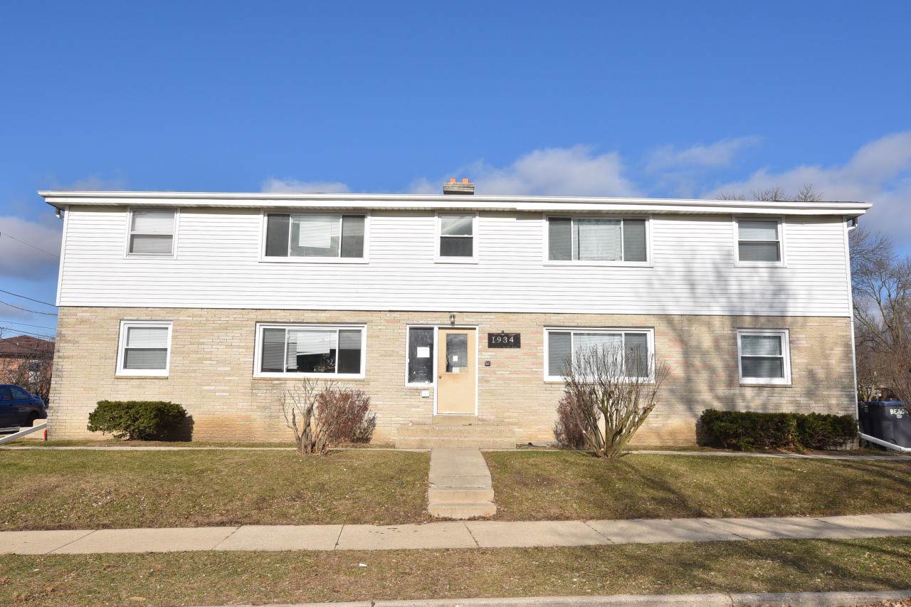 1934 Grand Ave - Photo 1