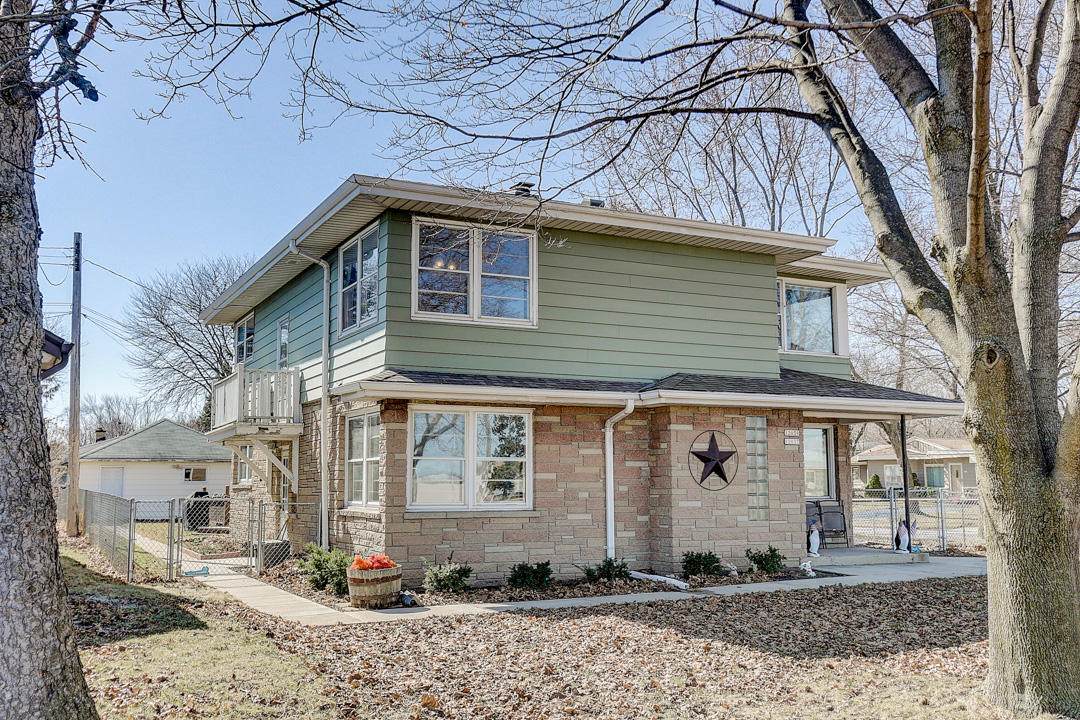 12037 Burleigh St - Photo 1