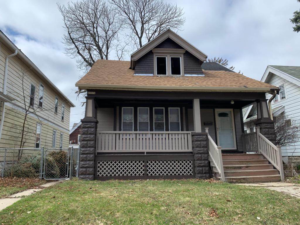2557 44th St - Photo 1