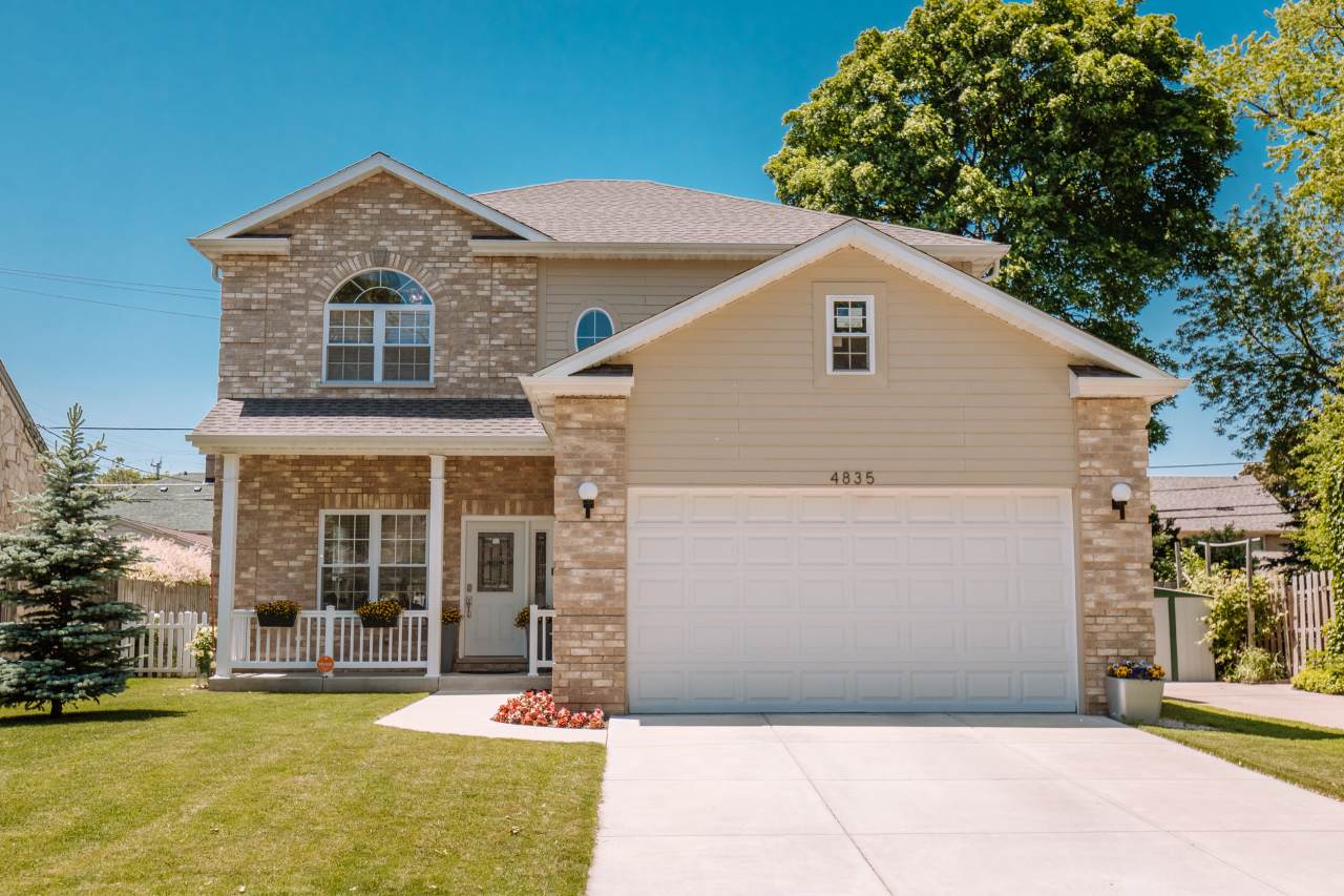 4835 Iroquois Ave - Photo 1