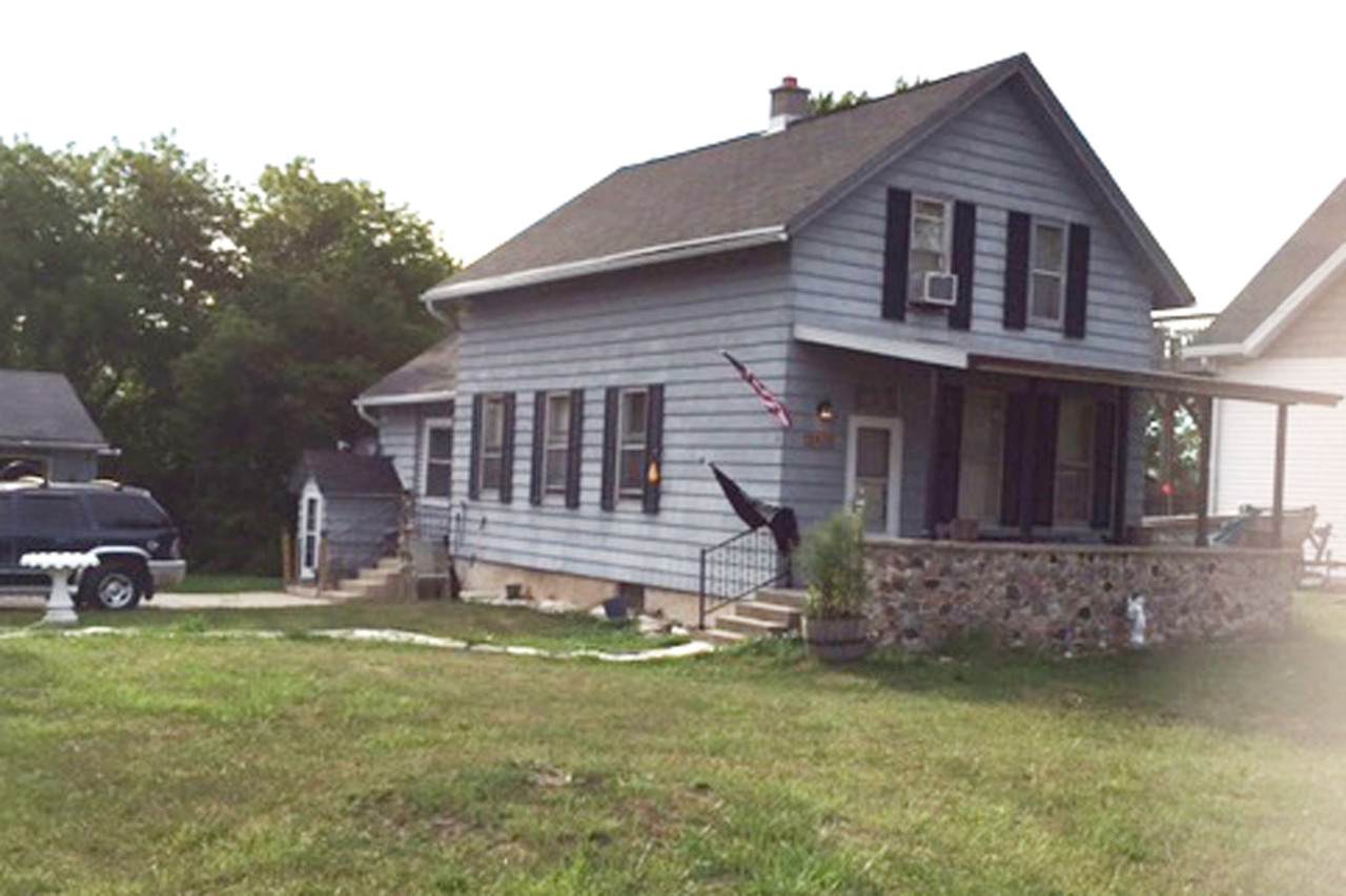 7933 27th St - Photo 1