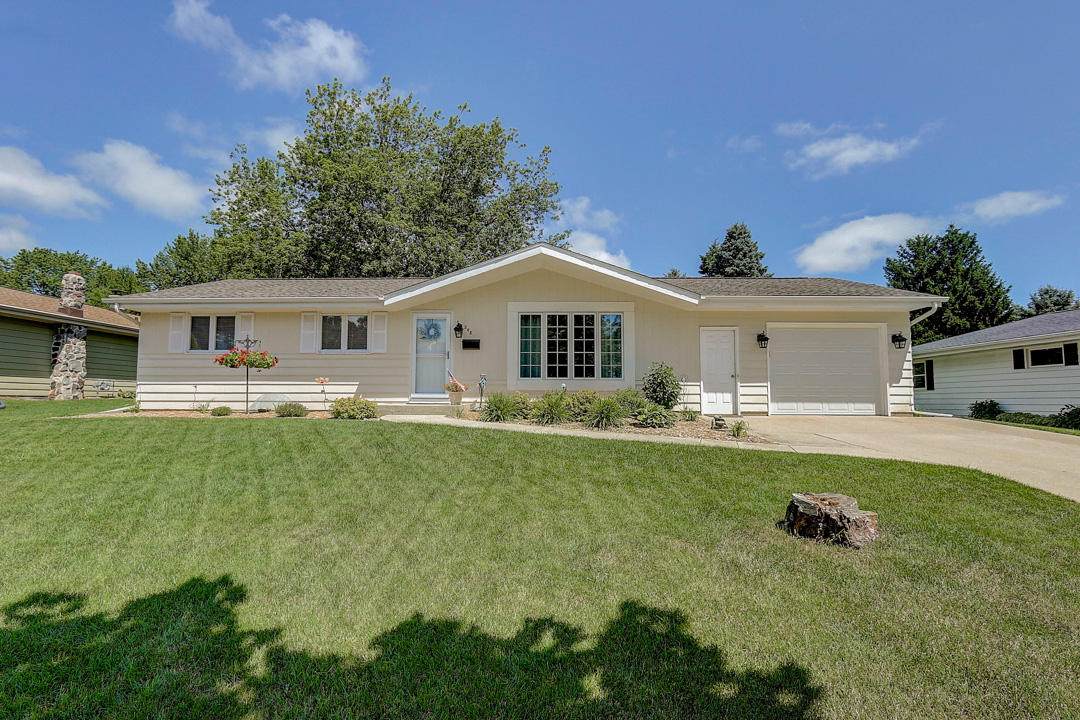 248 Antoine Dr - Photo 1