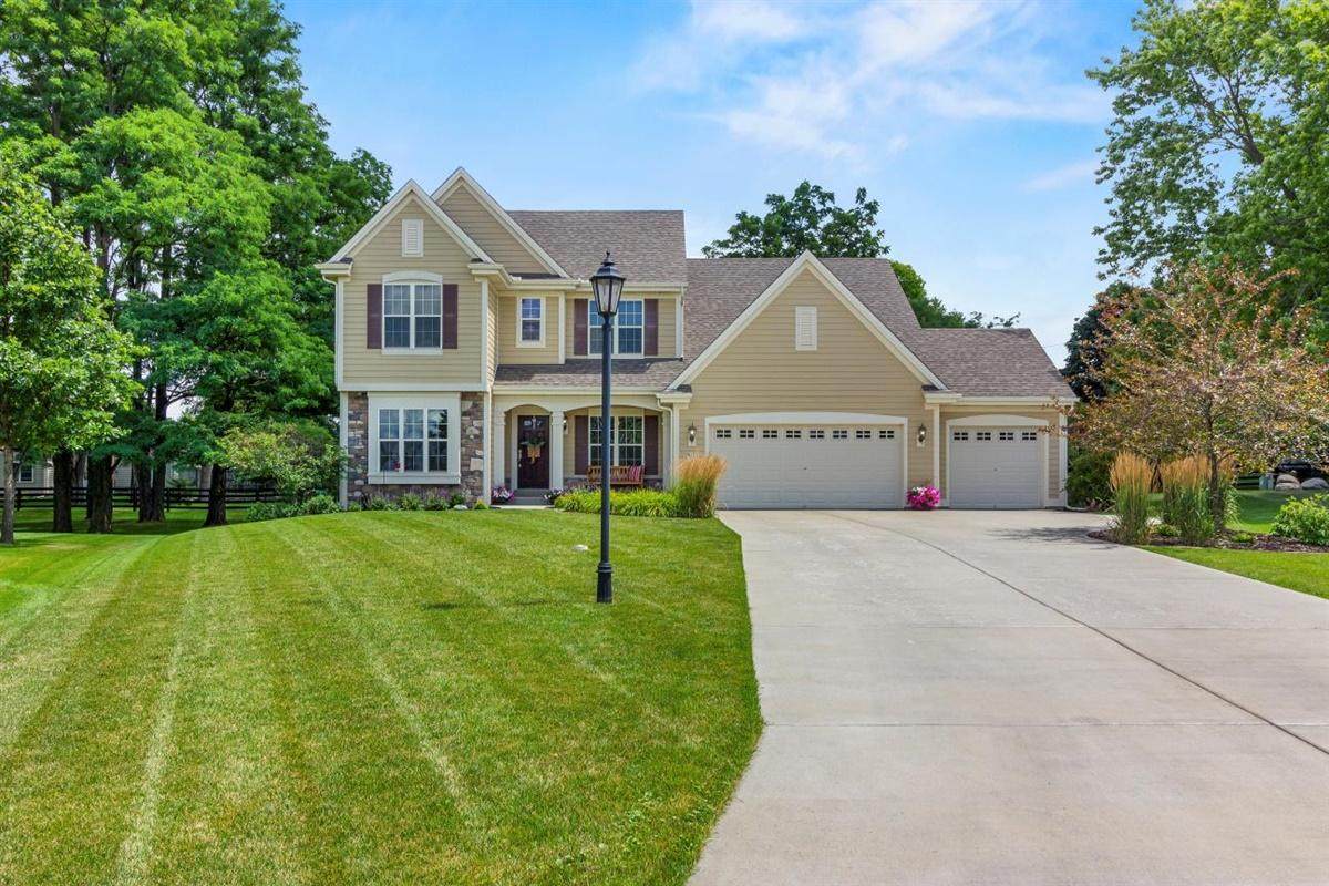 N25W27276 Fairmount Ct - Photo 1