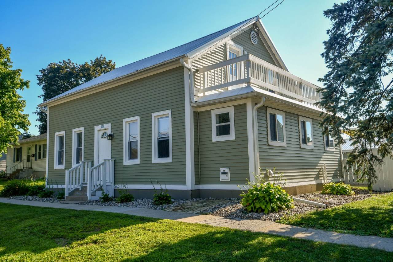 128 Marion Ave - Photo 1
