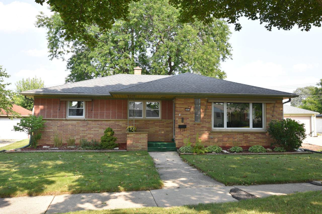 3870 94th St - Photo 1