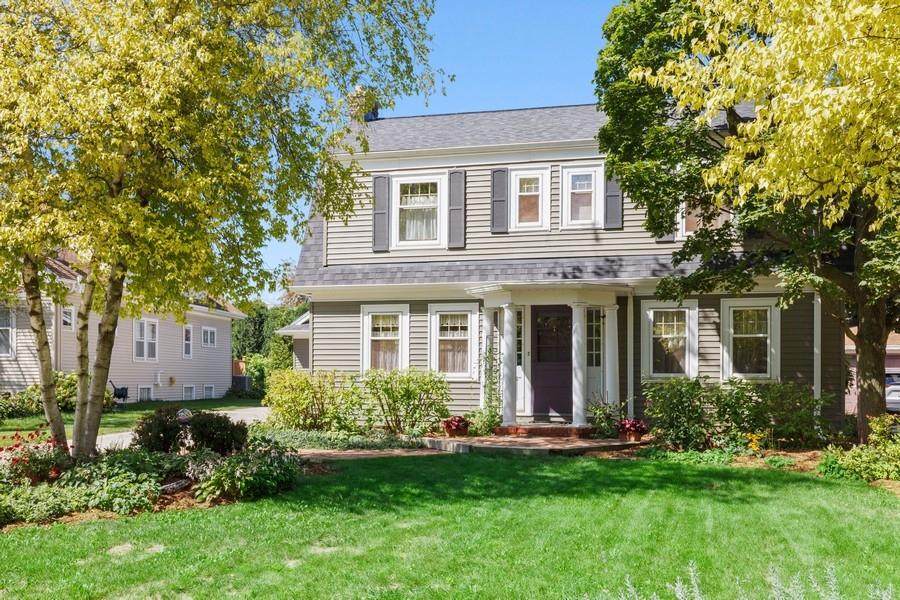 449 50th St - Photo 1