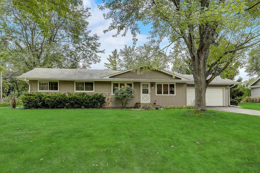 6241 Ester Pl - Photo 1