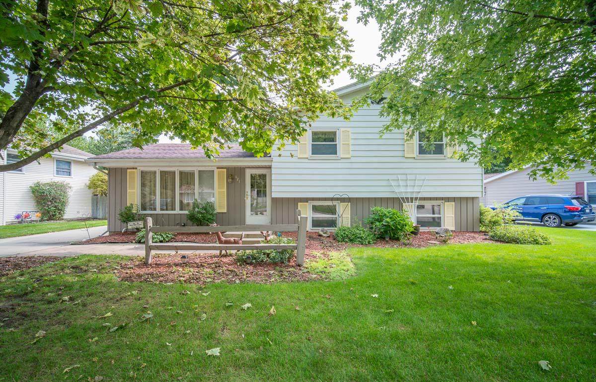 821 Sandy Acre Dr - Photo 1