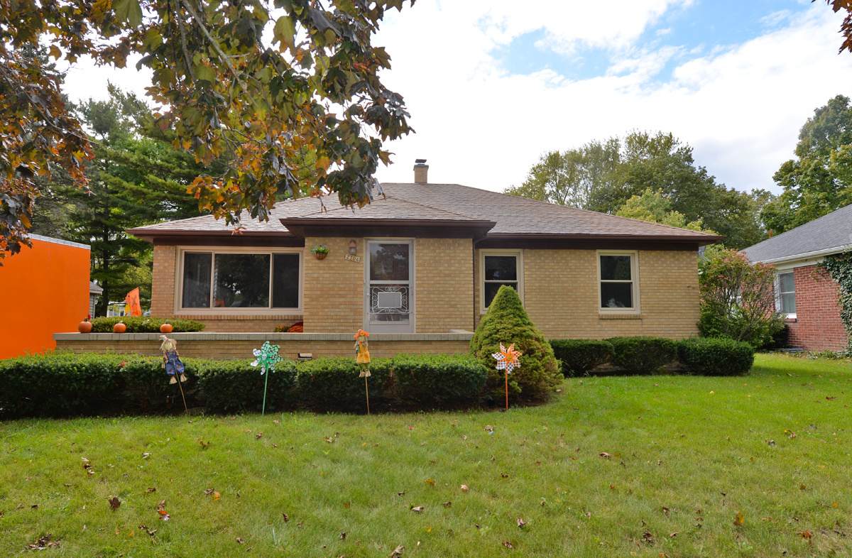 2704 James Blvd - Photo 1