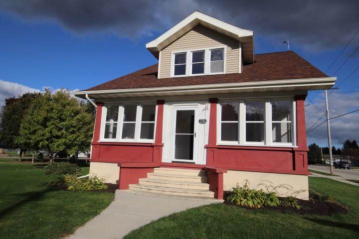 1204 6th St - Photo 1