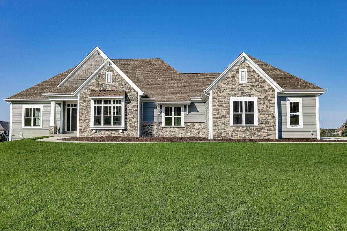 N64W28051 Forest Ridge Cir - Photo 1