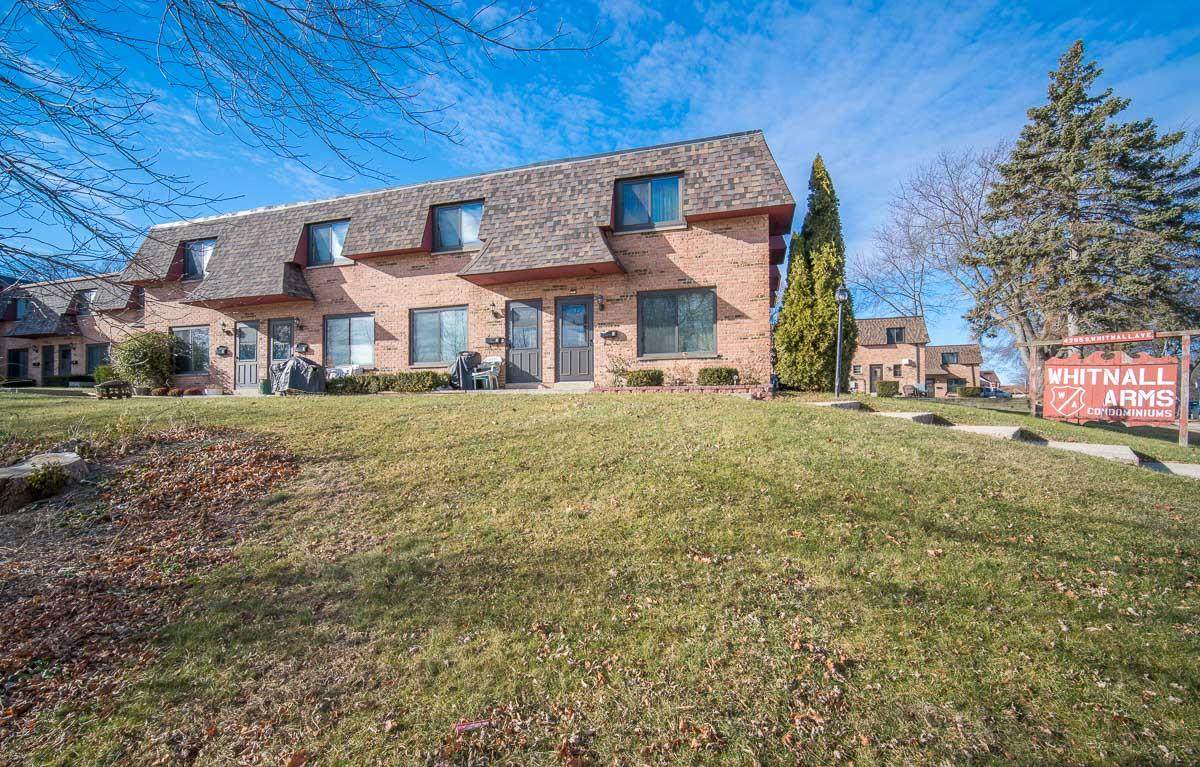 4295 Whitnall Ave - Photo 1