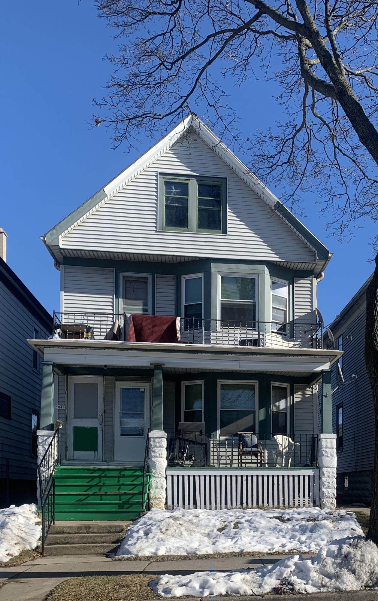 3044 9th Pl - Photo 1