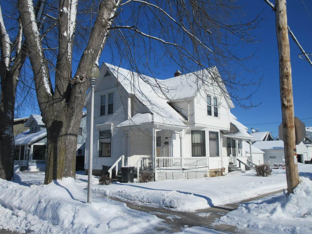 736 Buffalo St - Photo 1
