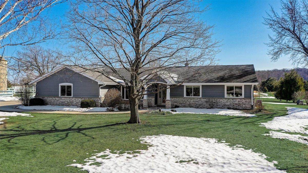 1735 Cedar Sauk Rd - Photo 1