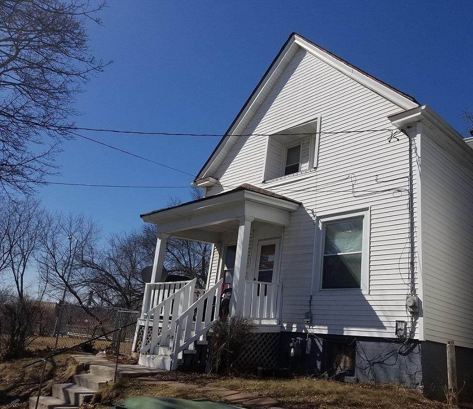 1917 30th St - Photo 1