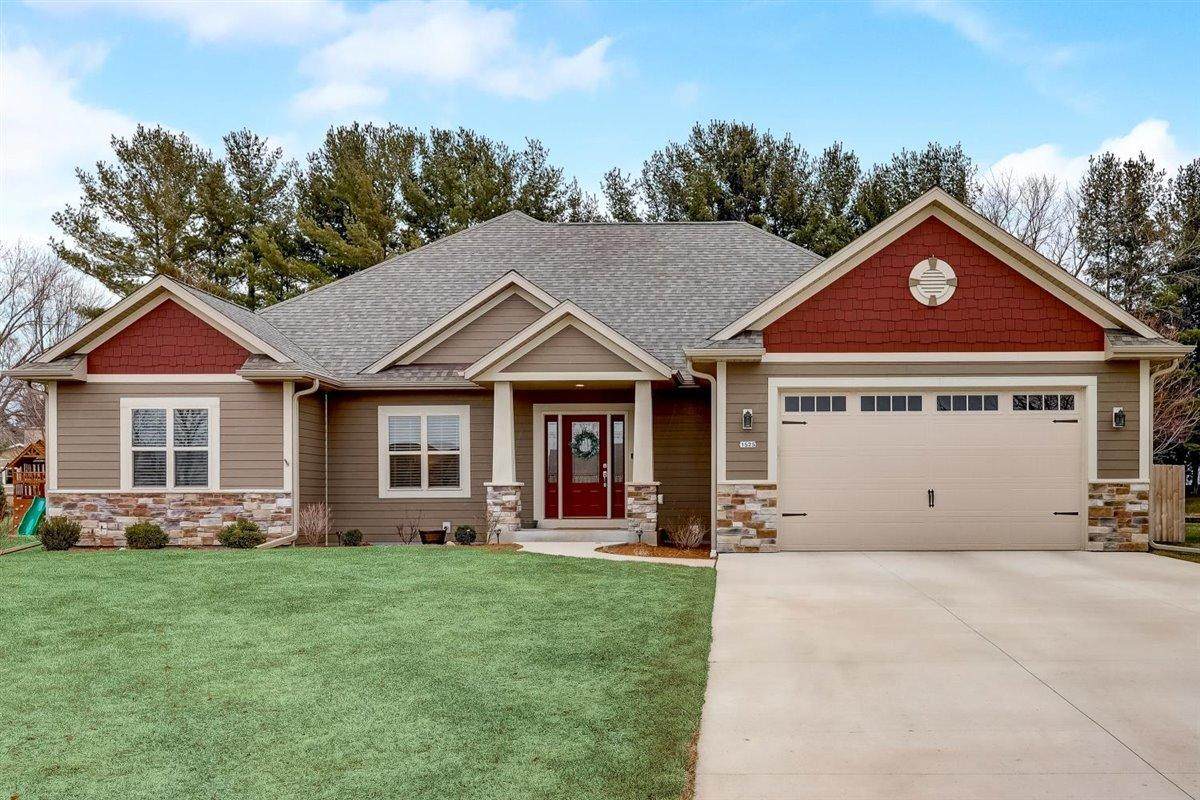 1525 Serena Ln - Photo 1