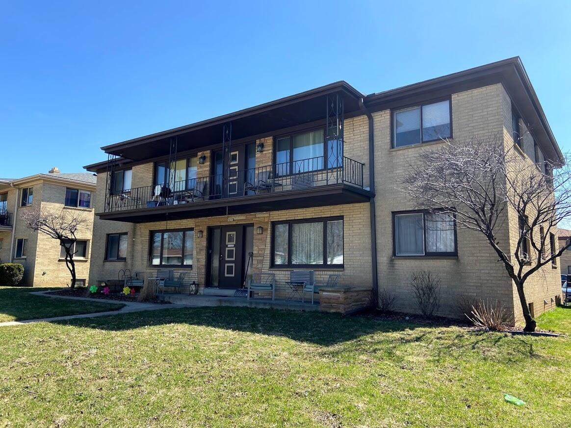 9833 Manitoba St - Photo 1