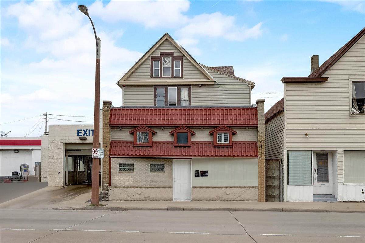 2318 13th St - Photo 1