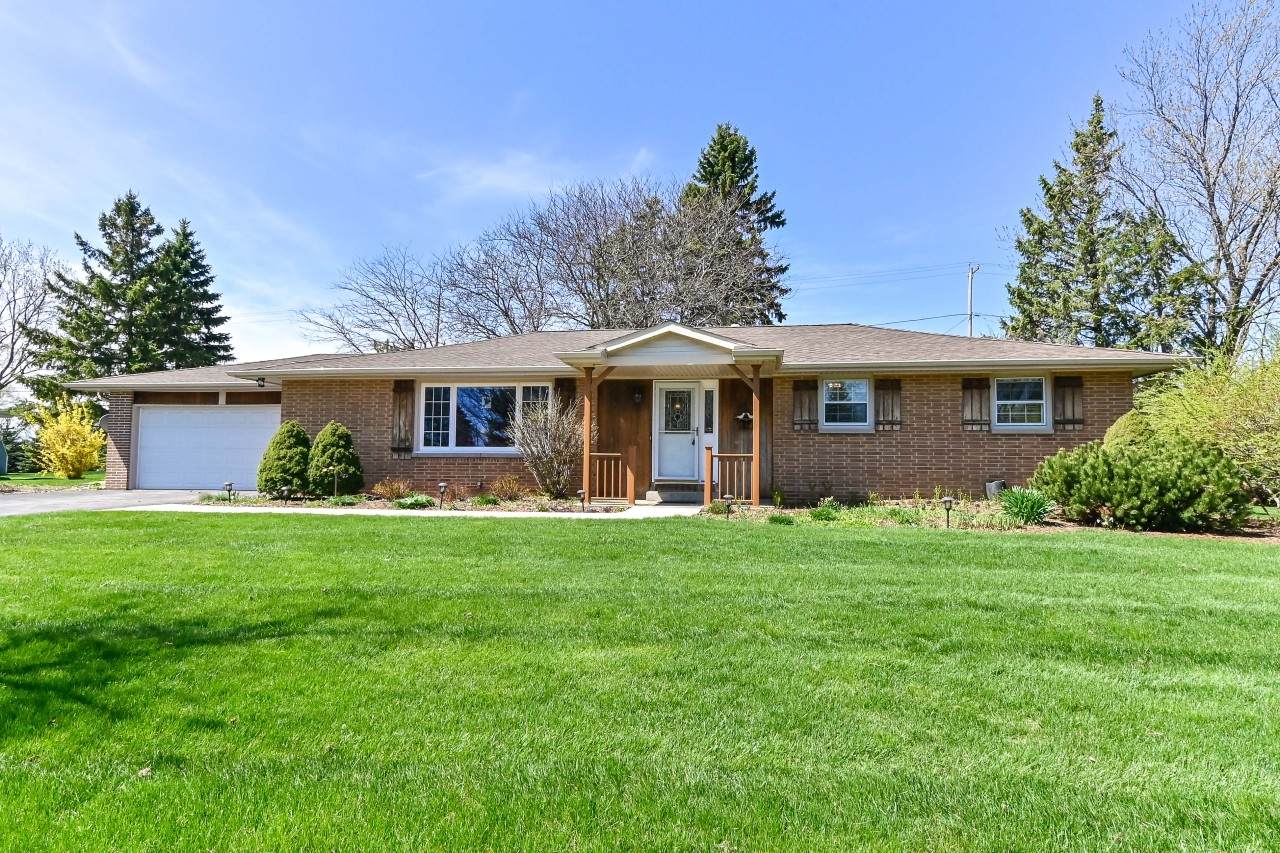 525 Hillcrest Dr - Photo 1