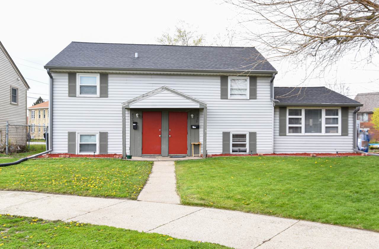 828 Sandra Ct - Photo 1