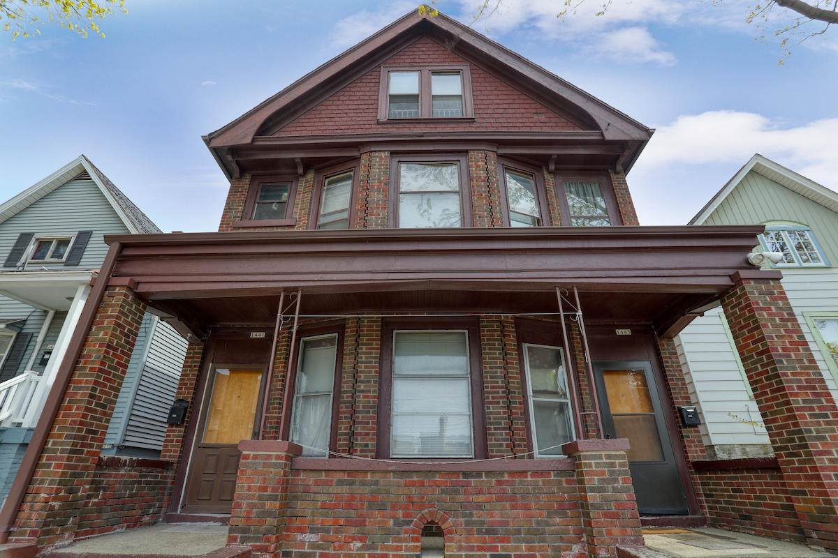 1441 Windlake Ave - Photo 1