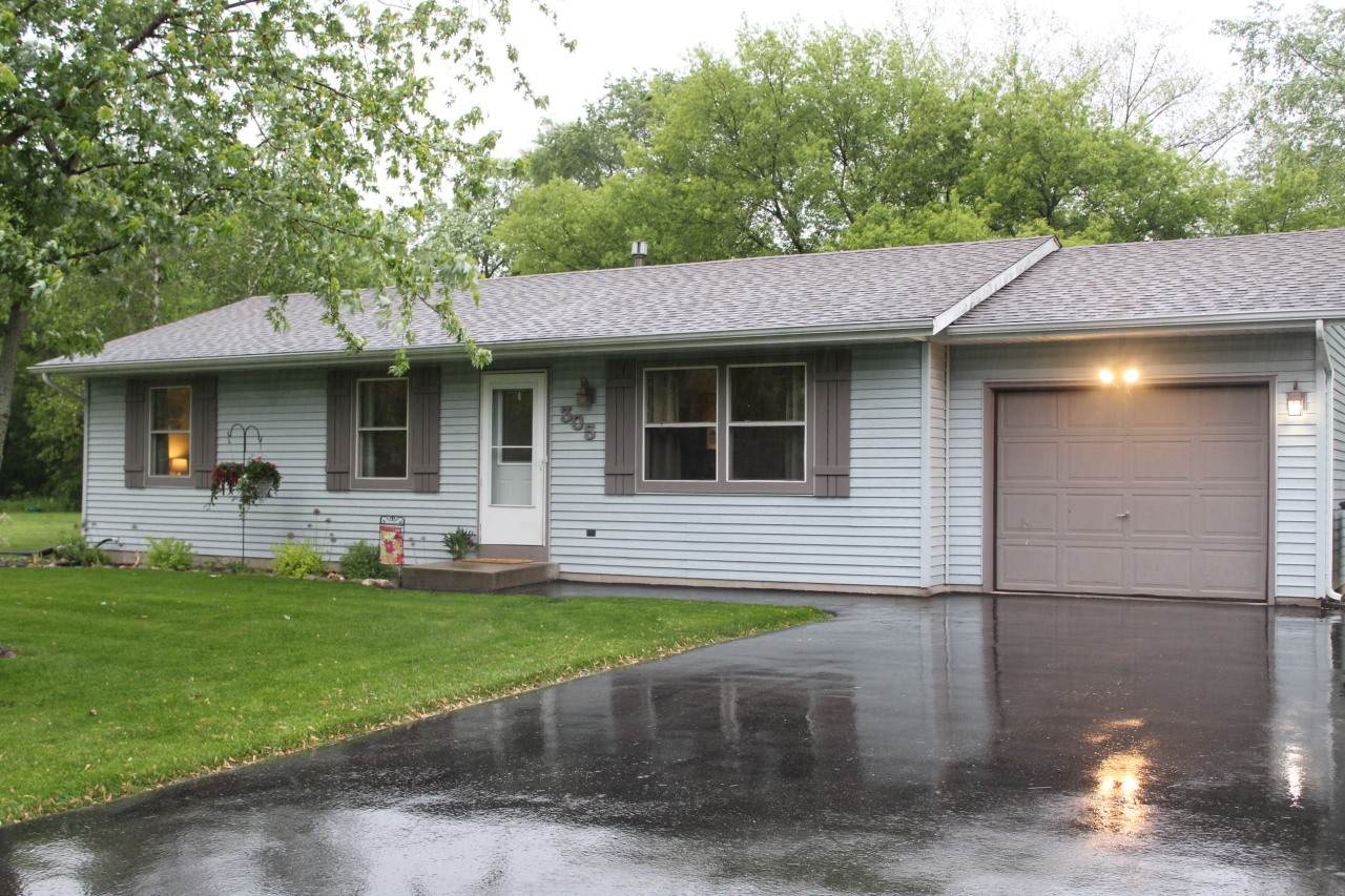 305 Parkview Dr - Photo 1