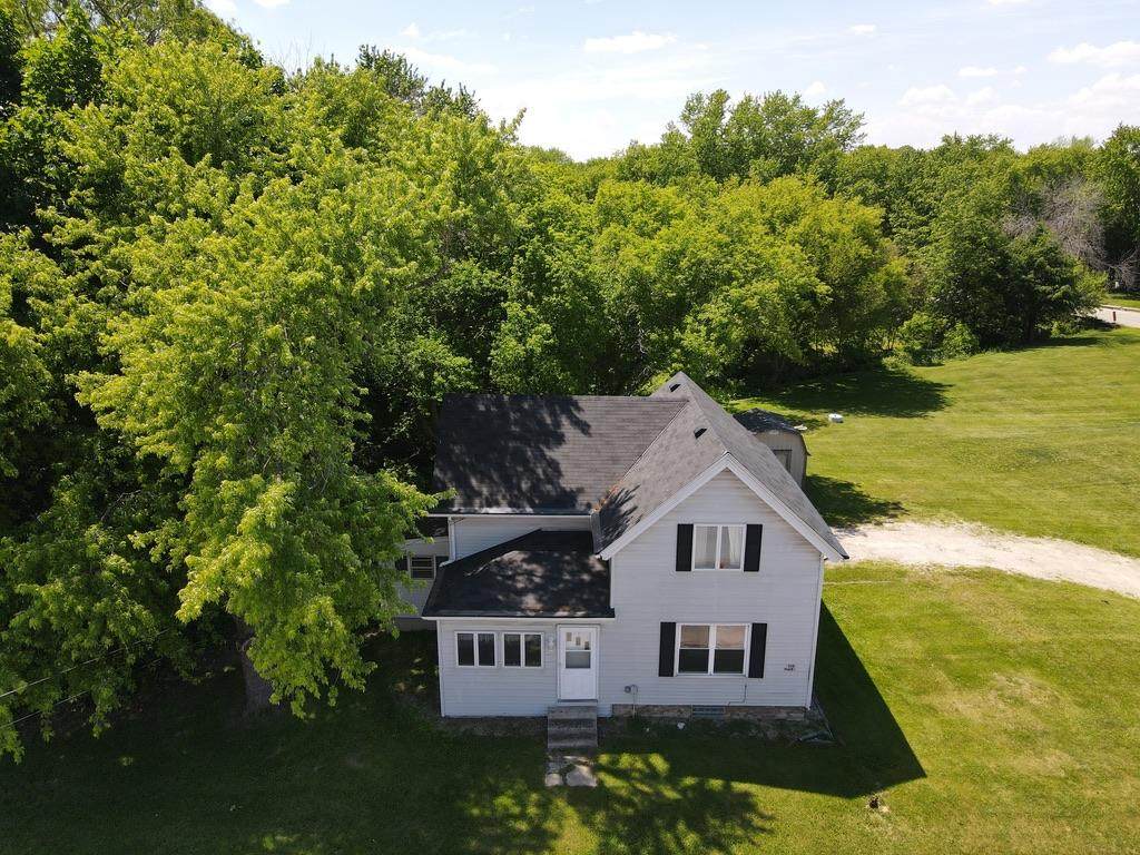 W220N6439 Town Line Rd - Photo 1
