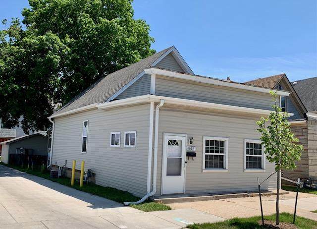1028 46th St - Photo 1