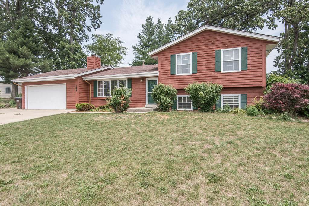 620 Elliot Dr - Photo 1